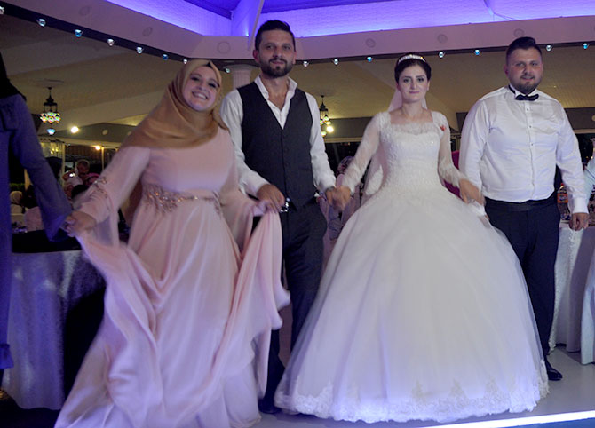 02-002.jpg 02-002.jpg