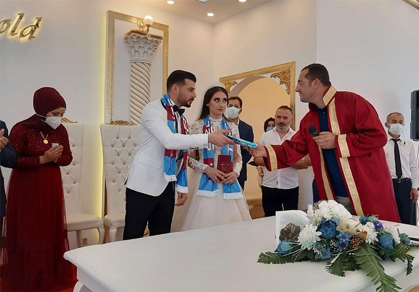yaylaciklar-taraftar-dernegi-baskani-evlendi-1jpg-001.jpg