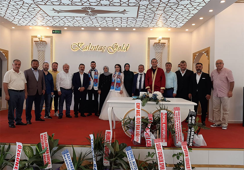 yaylaciklar-taraftar-dernegi-baskani-evlendi-2jpg-001.jpg