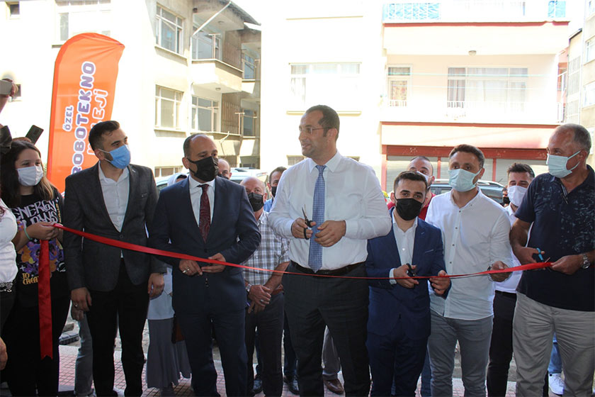 akcaabat-robotekno-koleji-acildi3.jpg