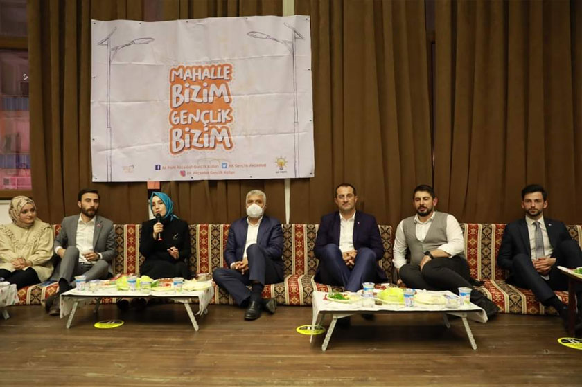 ak-parti-genclerle-bulusmaya-devam-ediyor2.jpg