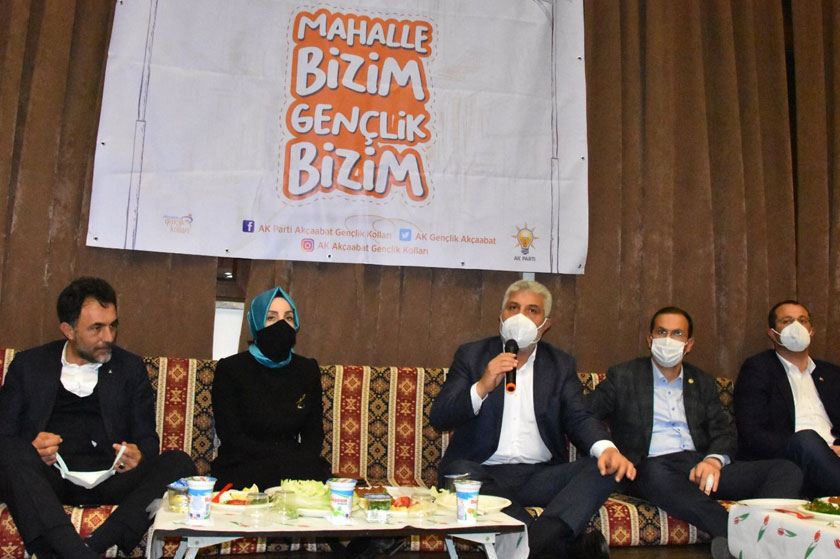 ak-parti-genclerle-bulusmaya-devam-ediyor3.jpg