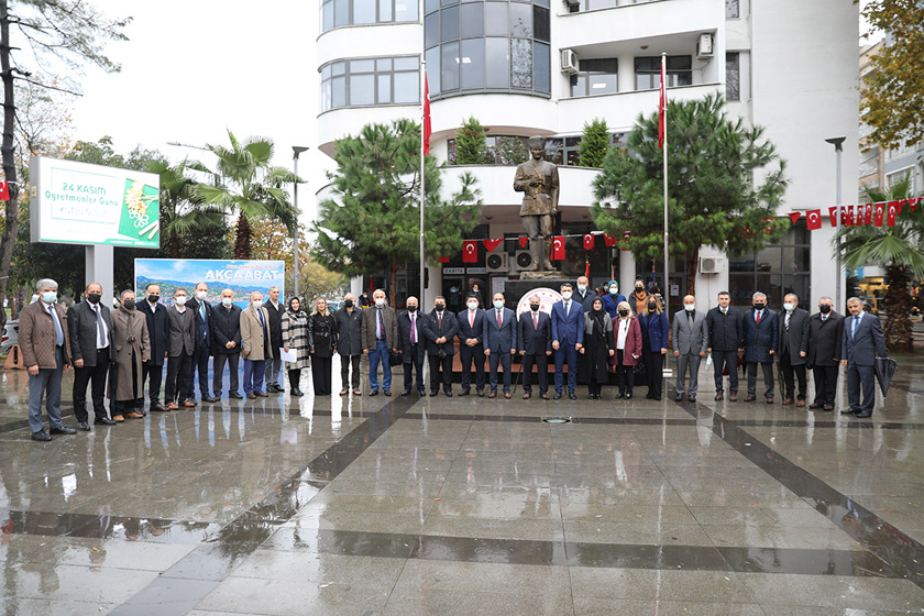 akcaabatta-24-kasim-ogretmenler-gunu.jpg