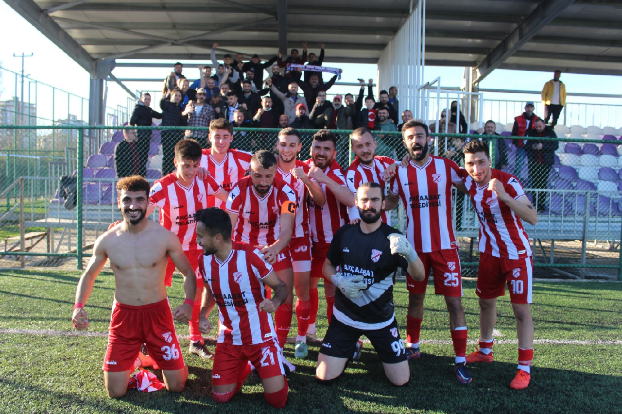 akcaabat-sebat-genclik2.jpg