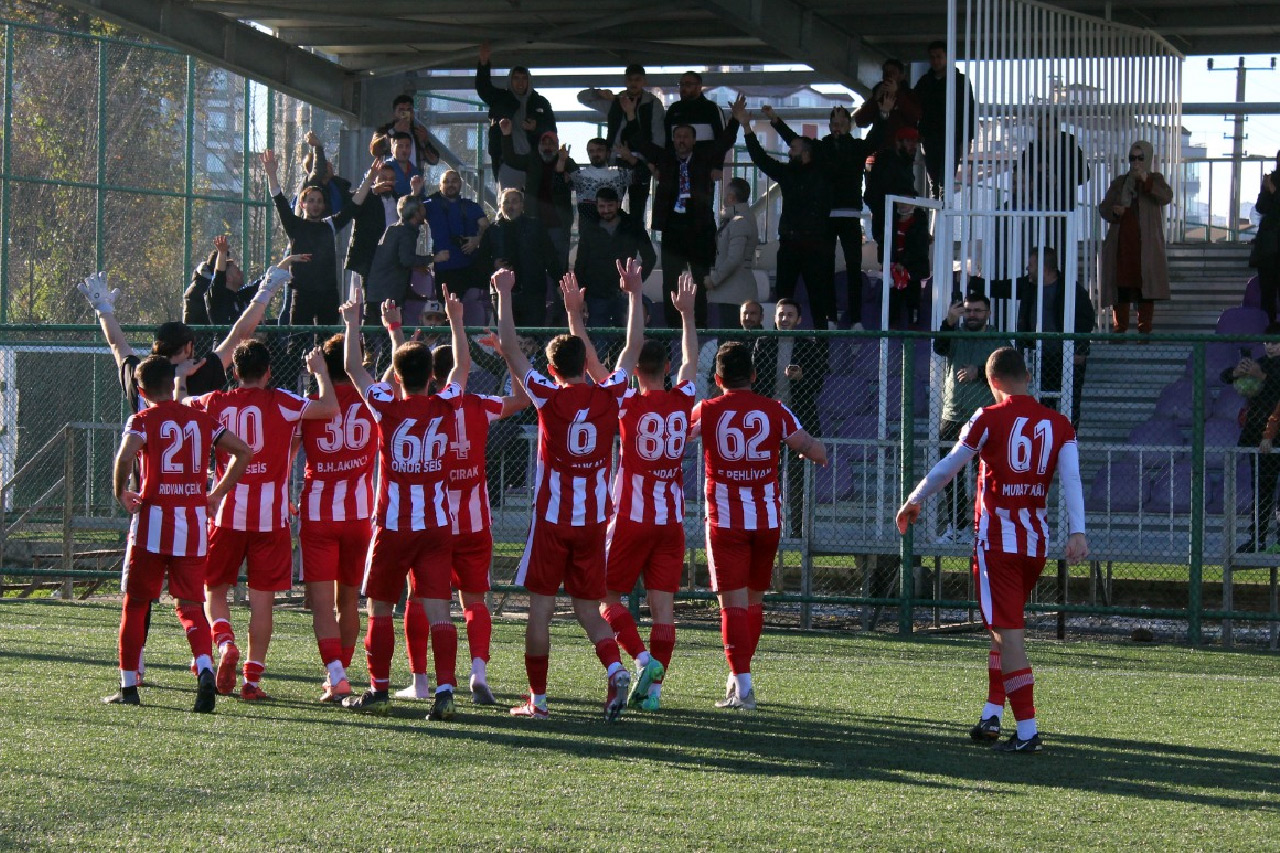 akcaabat-sebat-genclik3.jpg