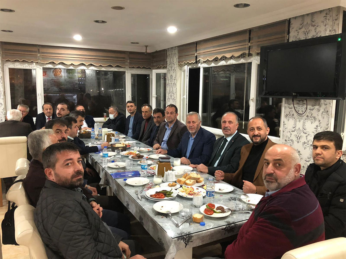 ak-parti-akcaabat-toplanti.jpg