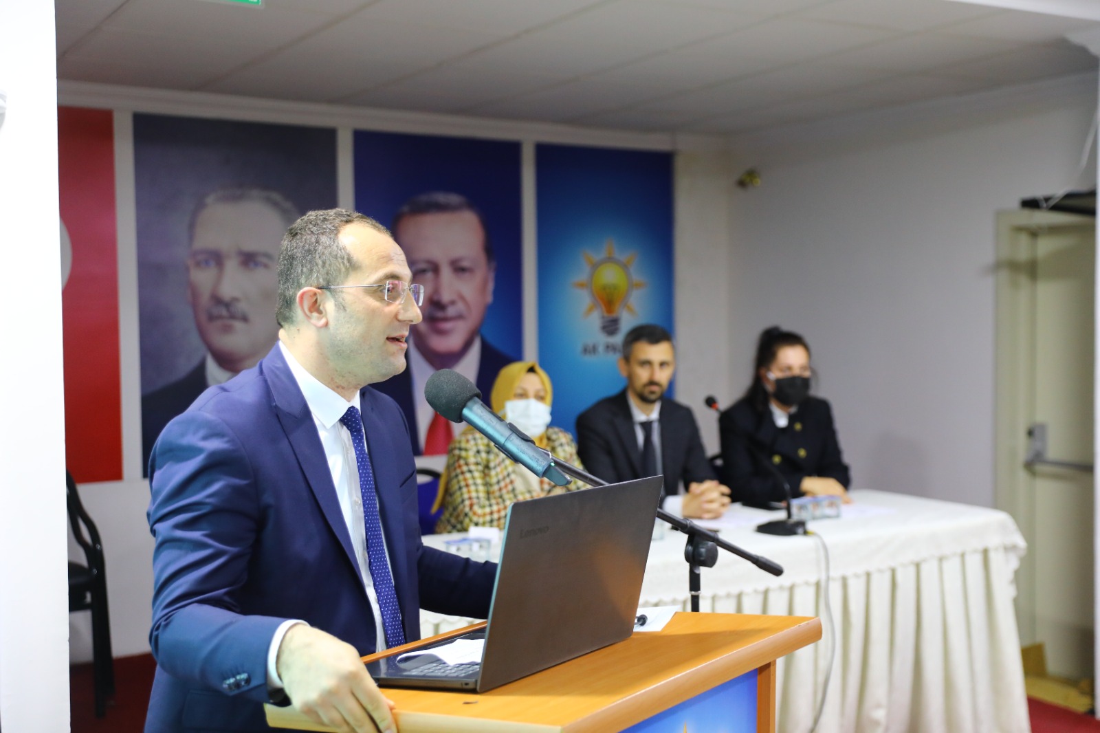 ak-parti-akcaabat-toplantisi1.jpg