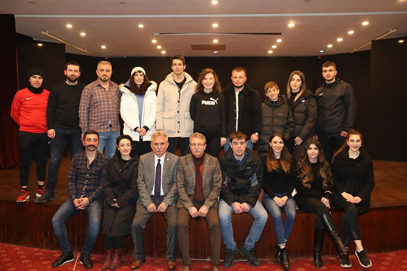 akcaabatta-tiyatro-soleni-devam-ediyor-11.jpg