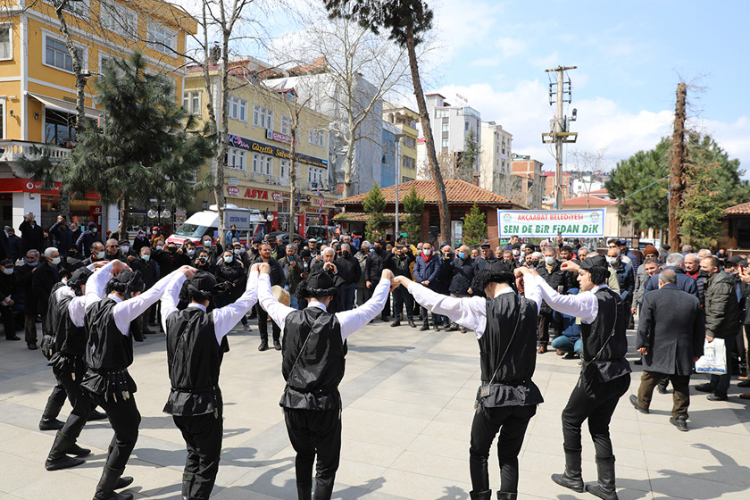10-bin-fidan-dagitimi.jpg