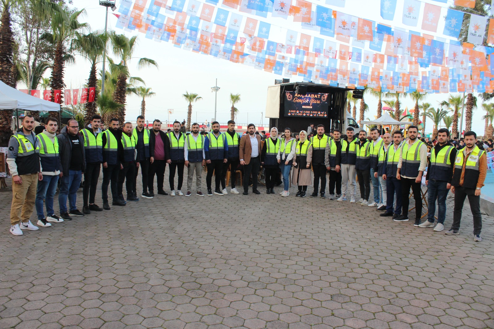 akcaabat-ak-parti-001.jpg