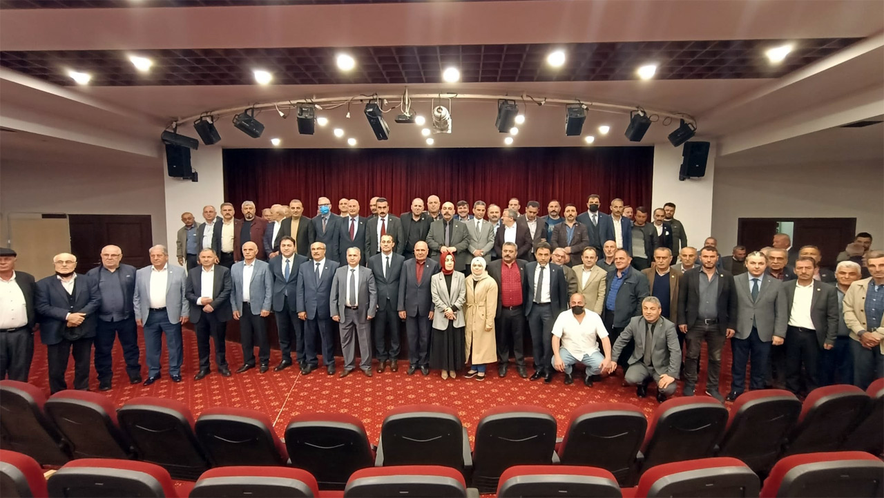 akcaabat-muhtarlar-kongre-yapti.jpg