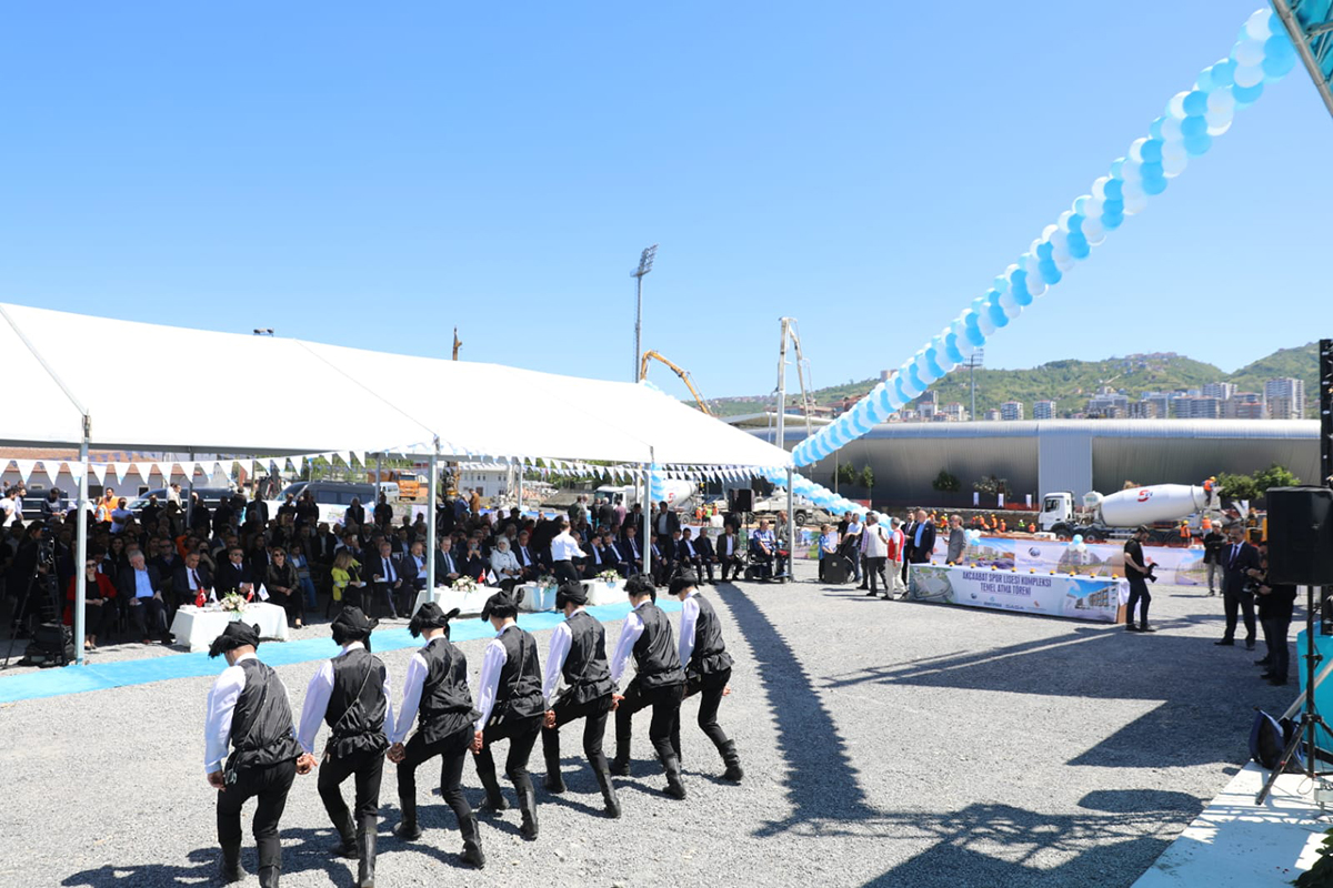akcaabat-spor-lisesi-kompleksi-temeli-atildi5.jpg