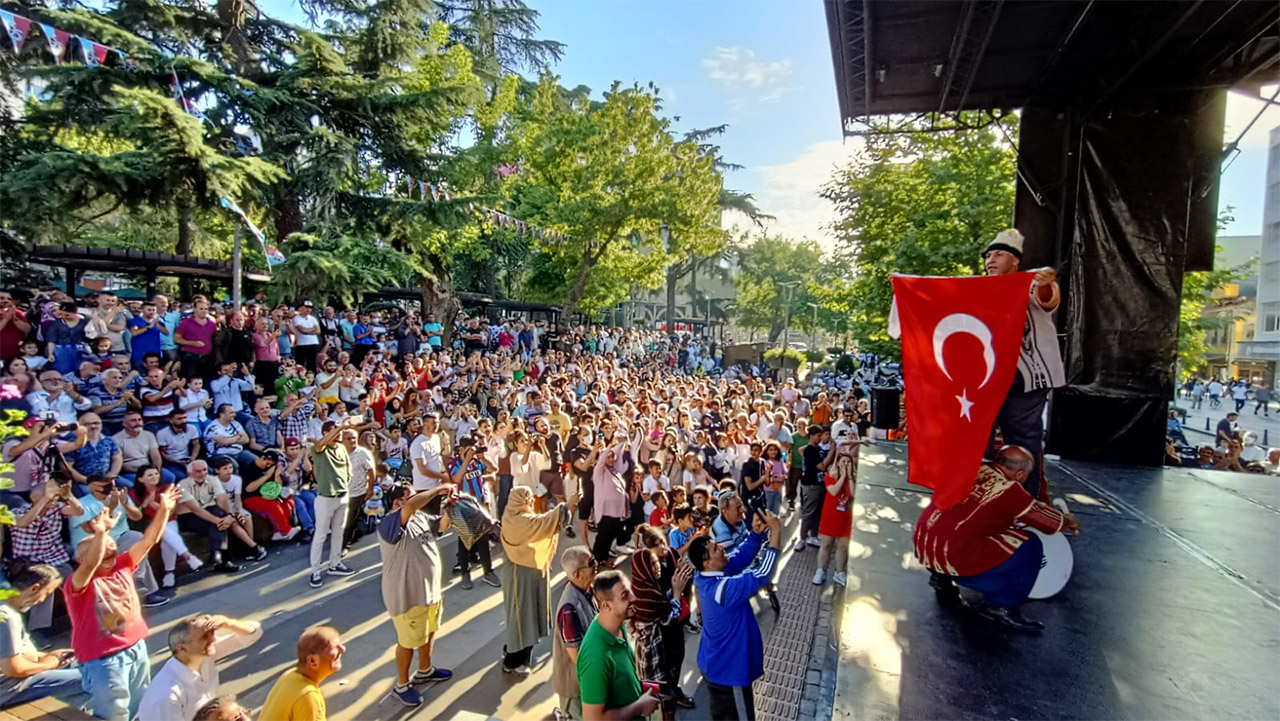 trabzon-kutlama.jpg