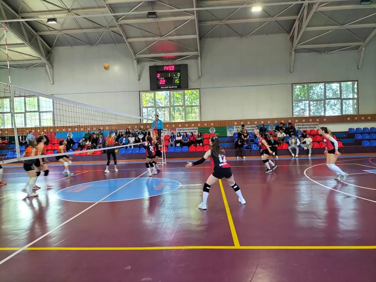 akcaabat-voleybol-turnuvasi-1.jpeg