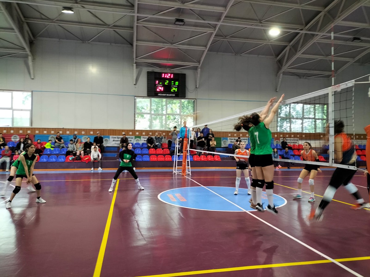 akcaabat-voleybol-turnuvasi-2.jpeg