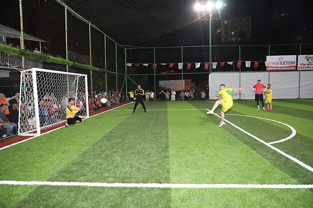 akcaabatta-kurumlar-arasi-futbol-turnuvasi-sona-erdi-7.jpg