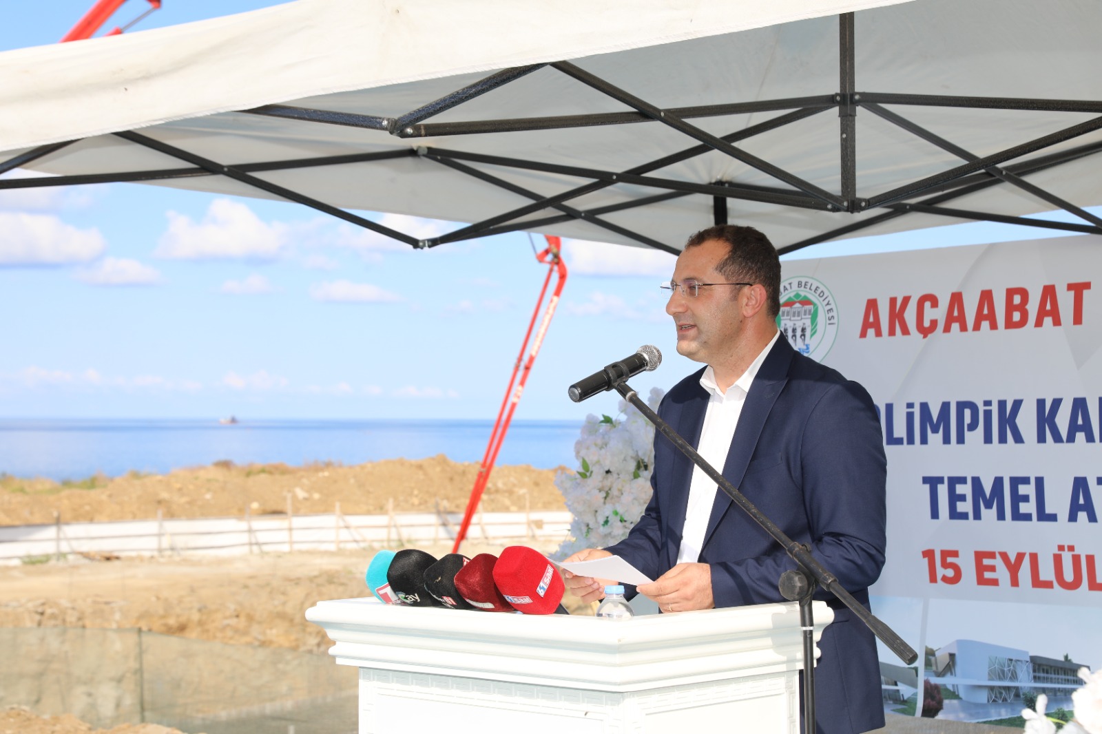 akcaabat-yuzme-havuzu-temeli-atildi.jpeg