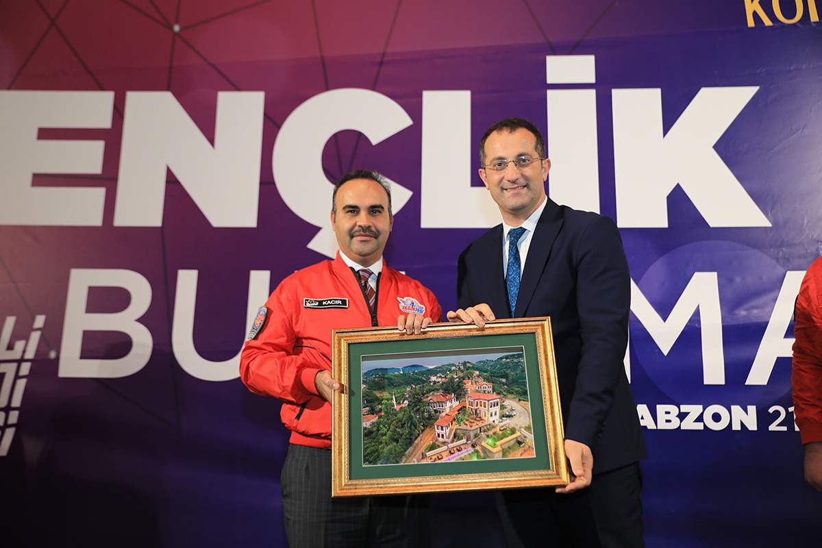 bakan-kacir-akcaabatta2.jpeg