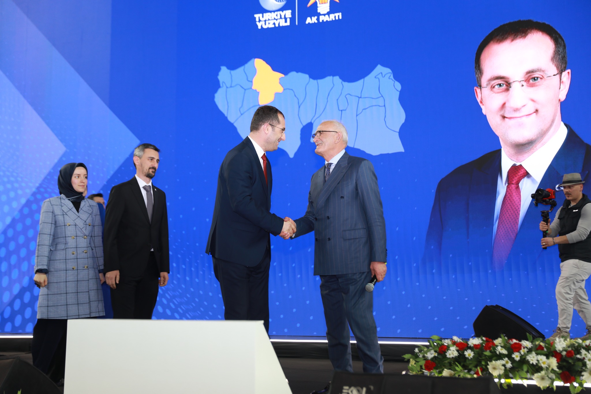 adalet-ve-kalkinma-partisi-ak-parti-31-mart-2024te-yapilacak-olan-mahalli-idareler-genel-seciminde-aday-olacak-isimleri-tanitti-aday-tanitiminda-akcaabat-icin-osman-nuri-ekim-yeiden-aday-gosterildi-5.jpg