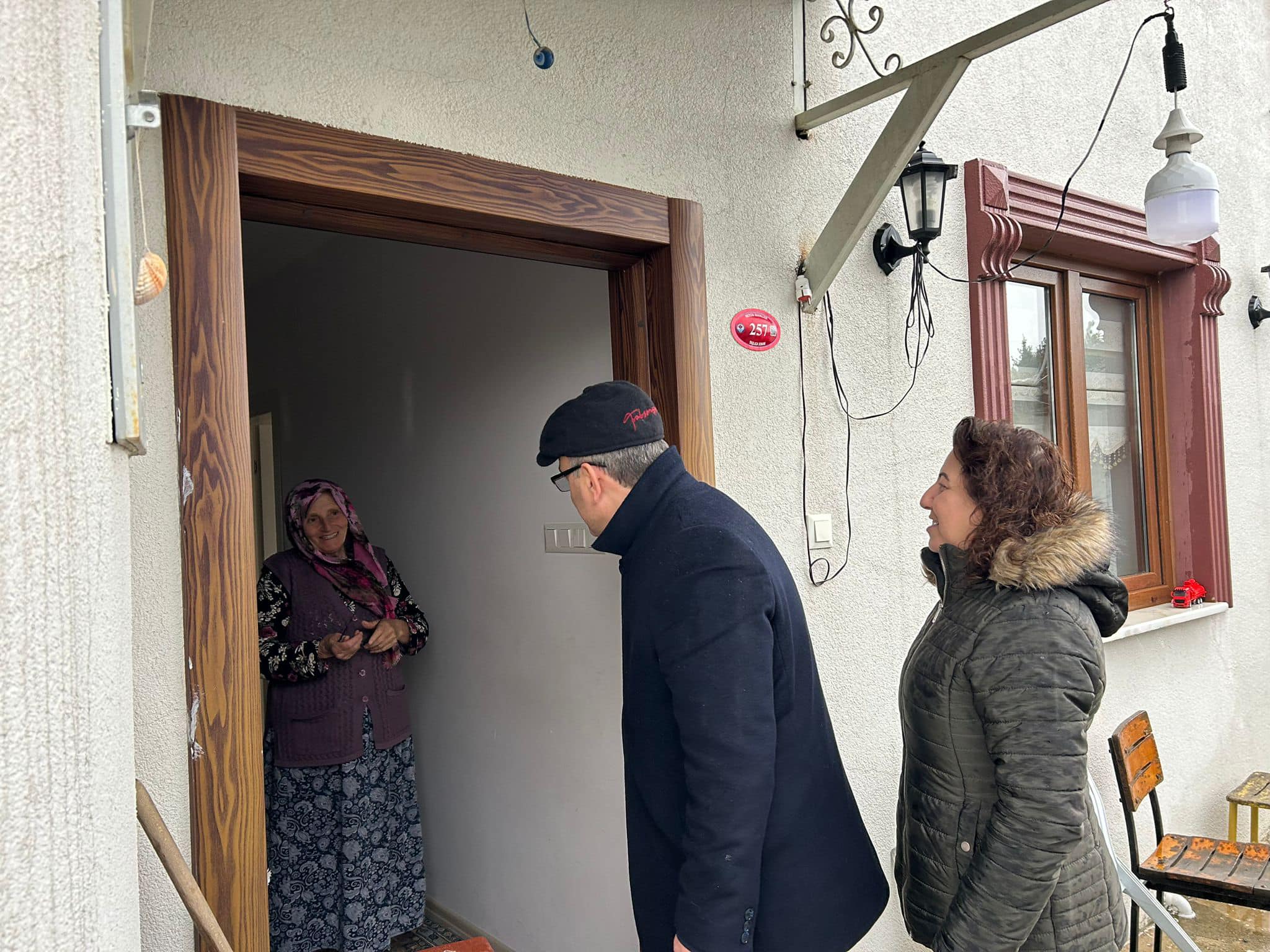 yi-parti-akcaabat-belediye-baskan-adayi-erol-gedikli-secim-calismalarini-surduruyor1.jpg