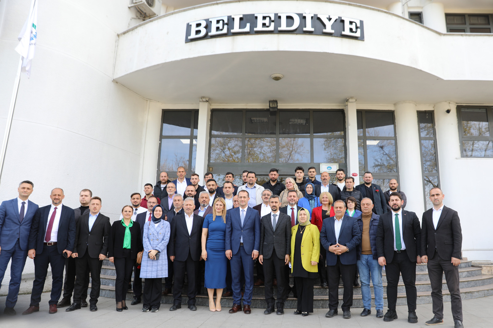 31-mart-mahalli-idareler-yerel-secimlerinde-yeniden-akcaabat-belediye-baskani-olan-osman-nuri-ekim-mazbatasini-aldi-21.jpeg