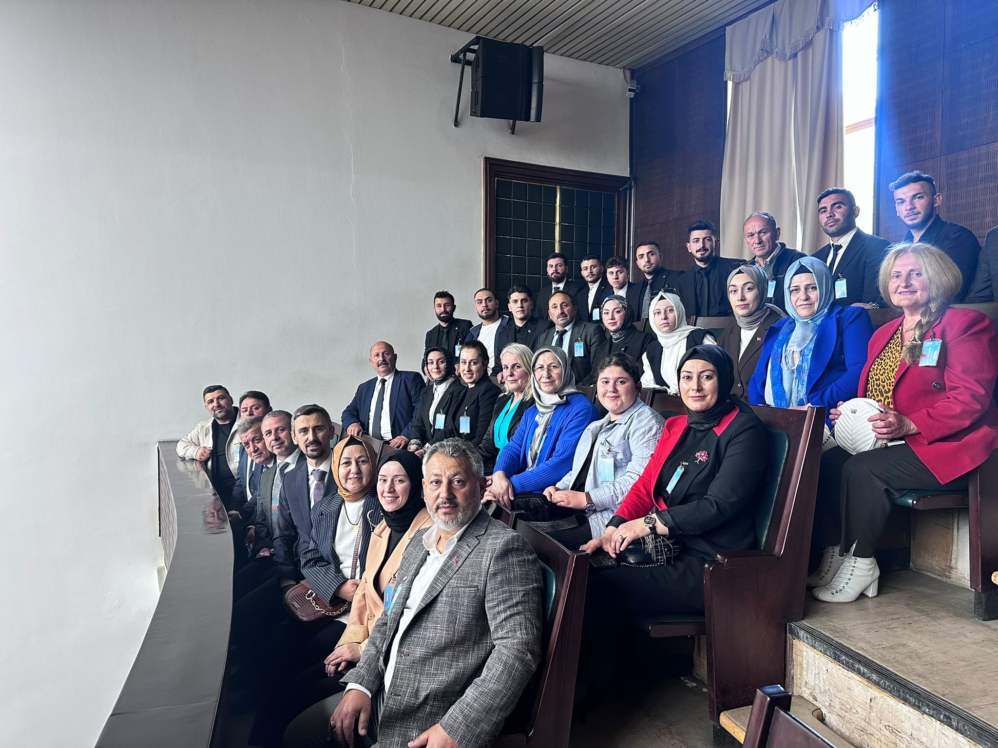 adalet-ve-kalkinma-partisi-ak-parti-akcaabat-ilce-yonetimi-ankaraya-cikarma-yapti.jpeg