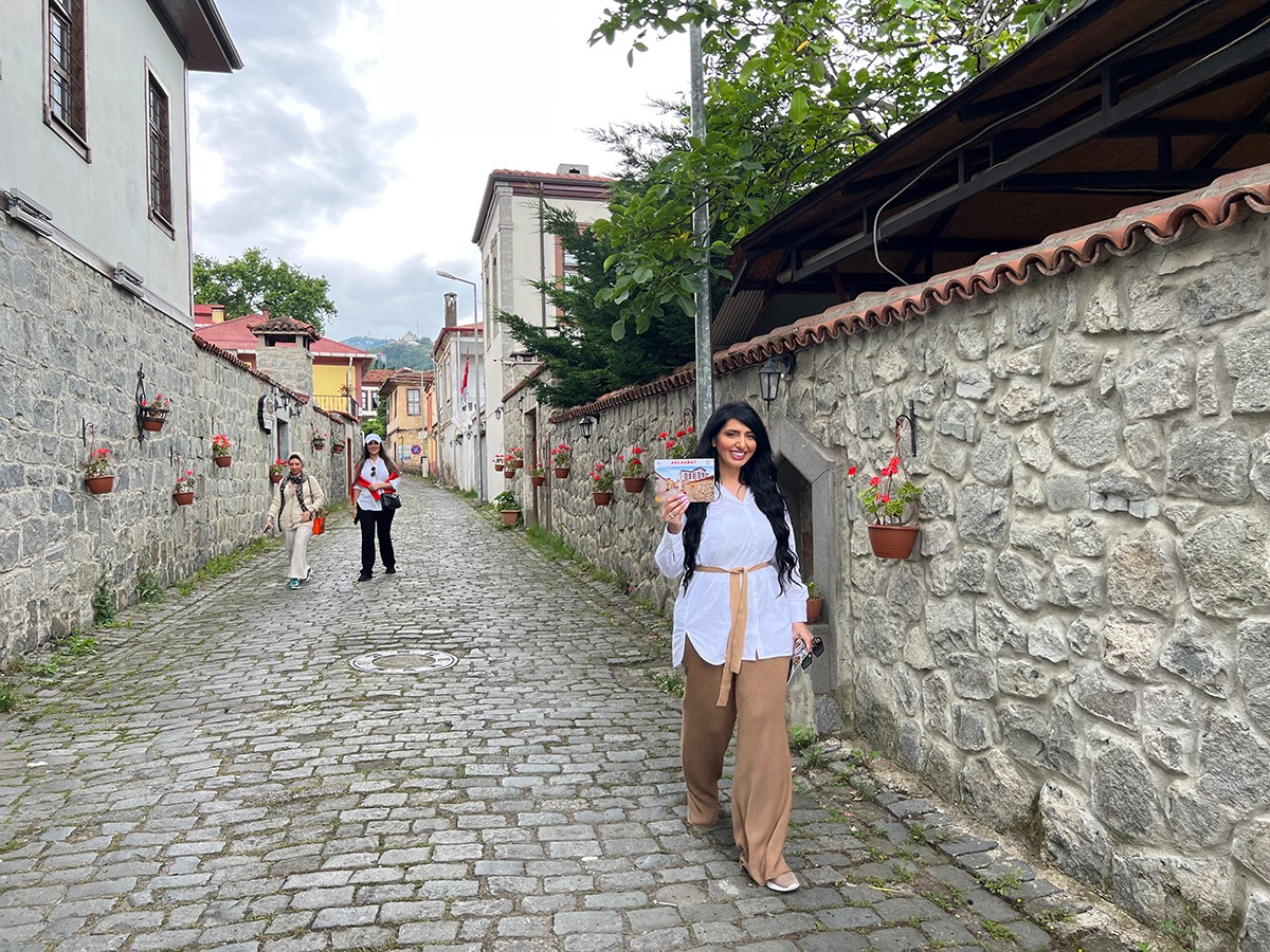 akcaabat-belediyesi-tarafindan-restore-edilerek-sehrin-turizmine-kazandirilan-ortamahalle-muzesi-acildigi-gunden-itibaren-turist-kafileleri-yerli-ve-yabanci-turistler-tarafindan-yogun-ilgi-goruyor-4.jpeg