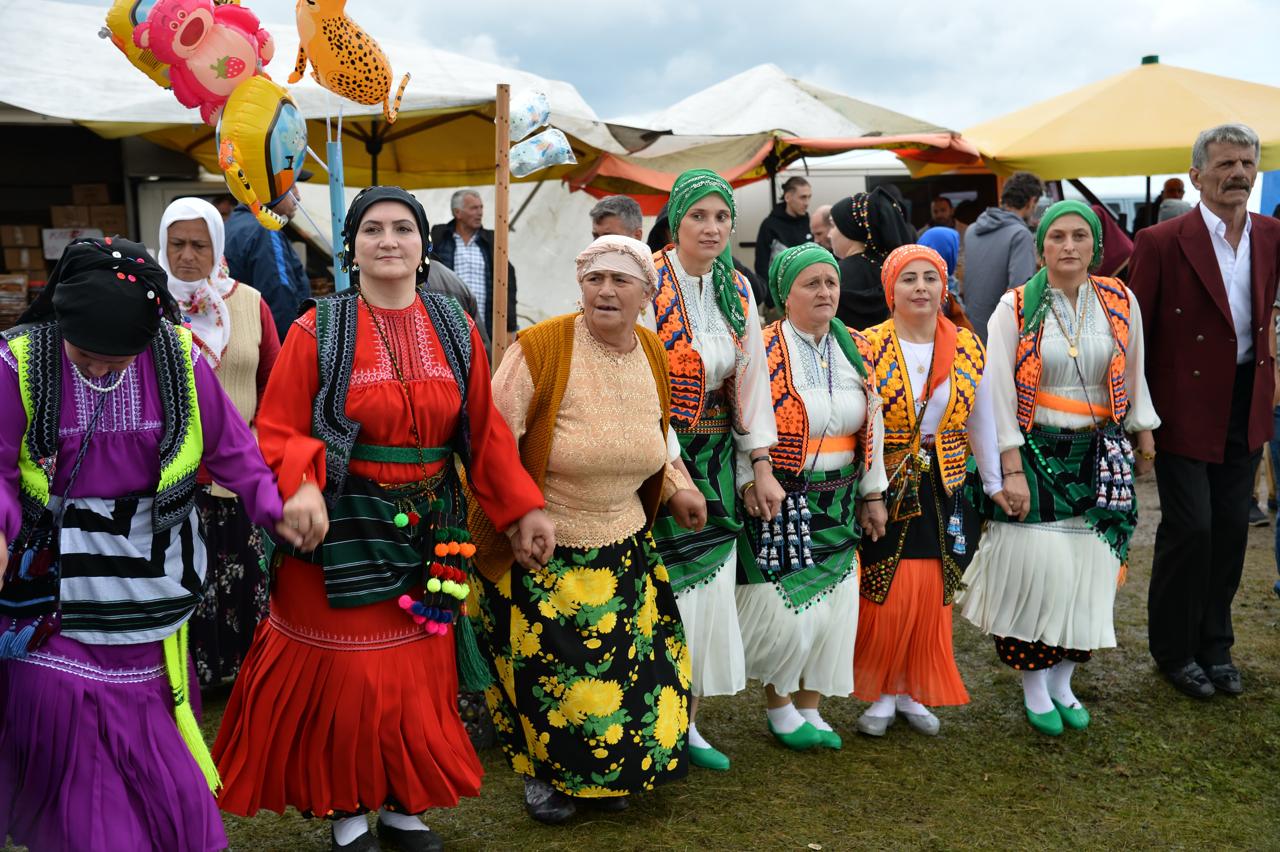 akcaabat-erikli-kultur-yardimlasma-ve-kalkindirma-derneginin-duzenledigi-10-geleneksel-taslioba-kurtduzu-yayla-festivaline-katild3i.jpeg
