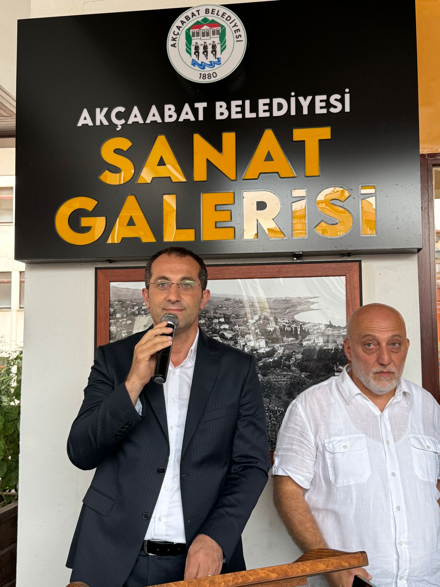 akcaabatta-uluslar-arasi-resim-sergisi-acildi-2.jpeg