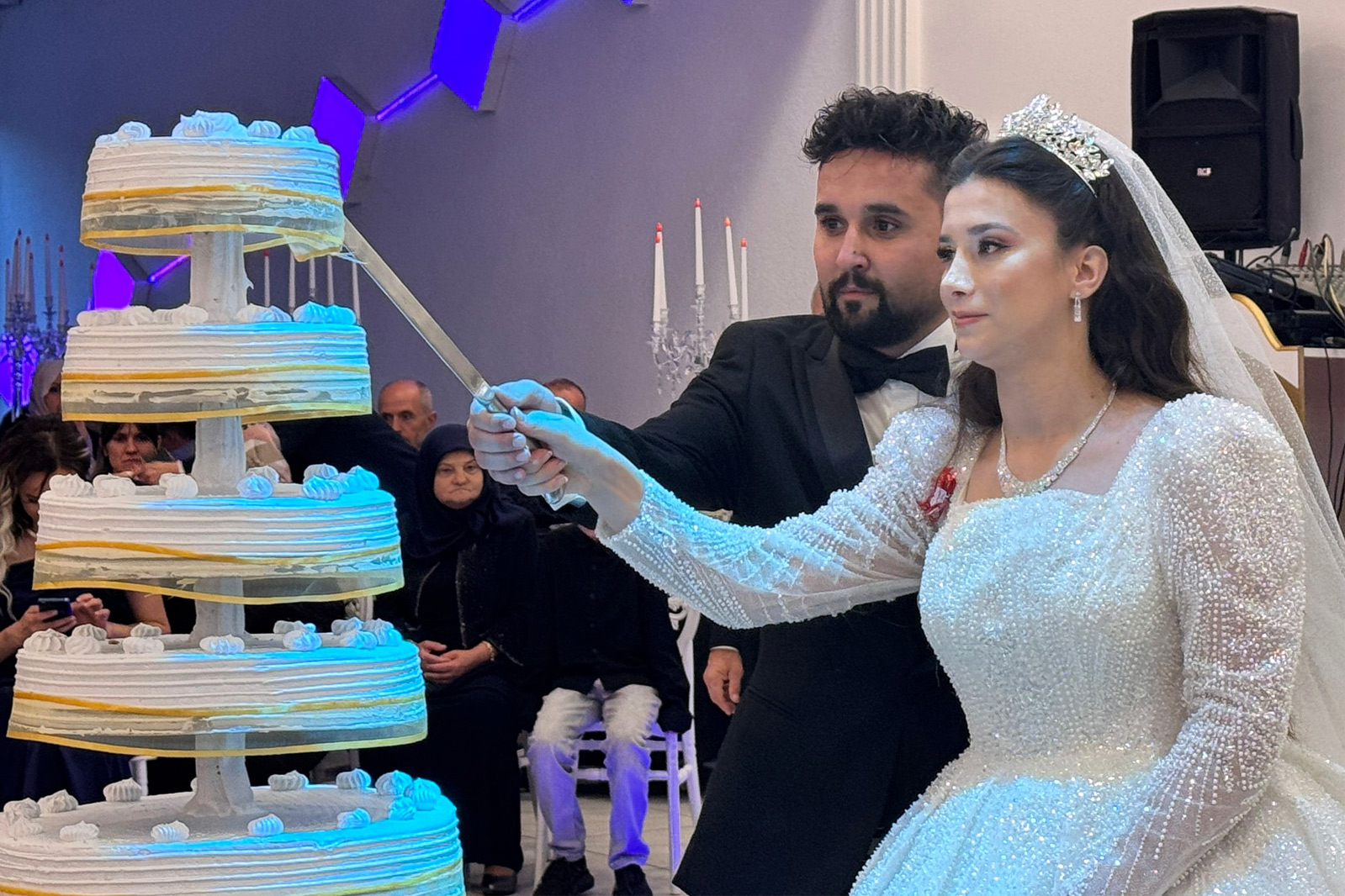 turhan-bektasoglu-aoglu-ademi-evlendrdi.jpg