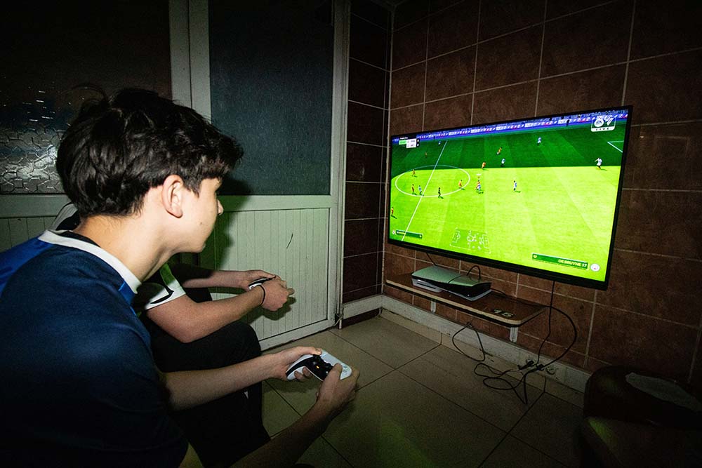 akcaabatta-kiyasiya-playstation-rekabeti-1.jpg