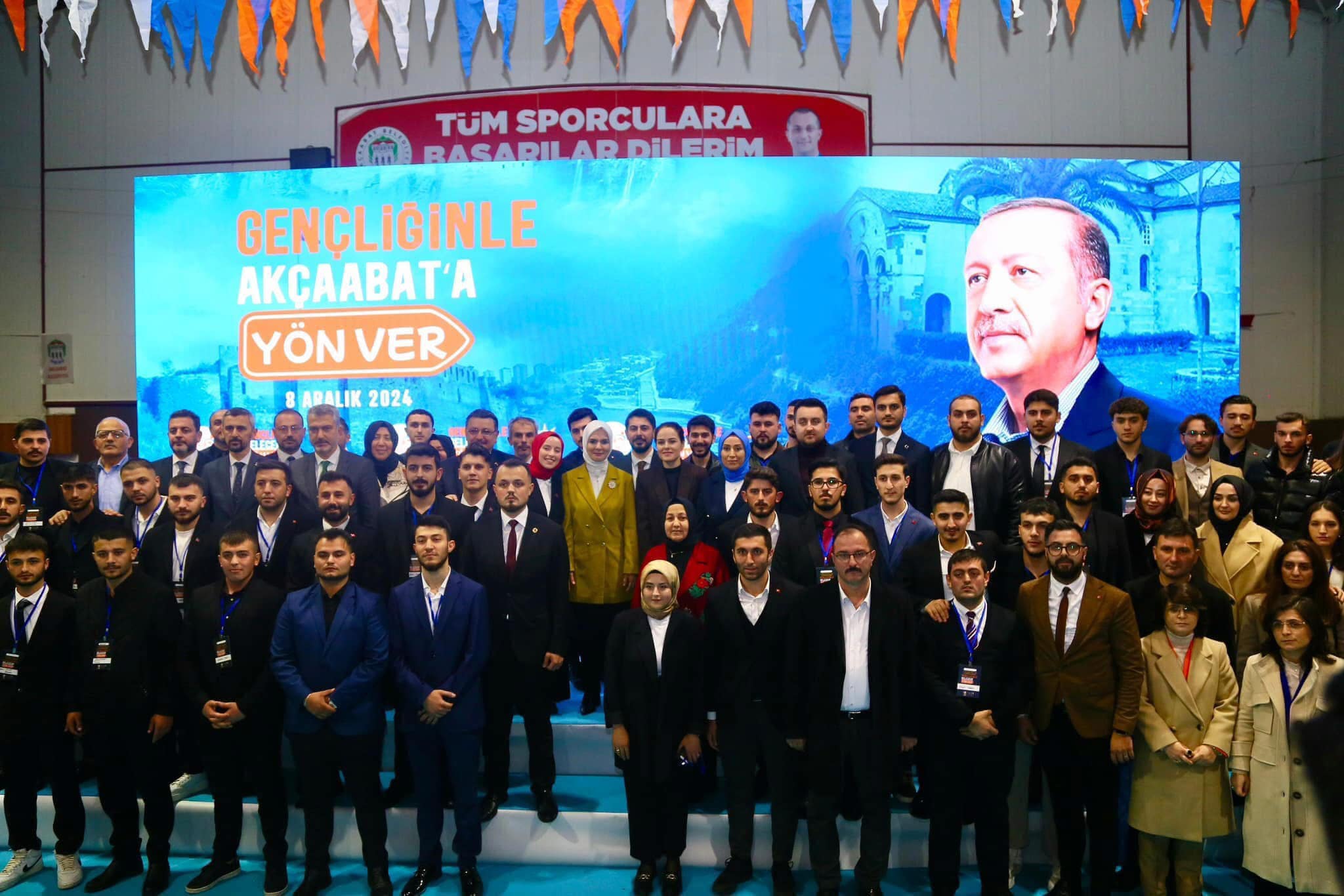 ak-parti-akcaabat-ak-genclik.jpg