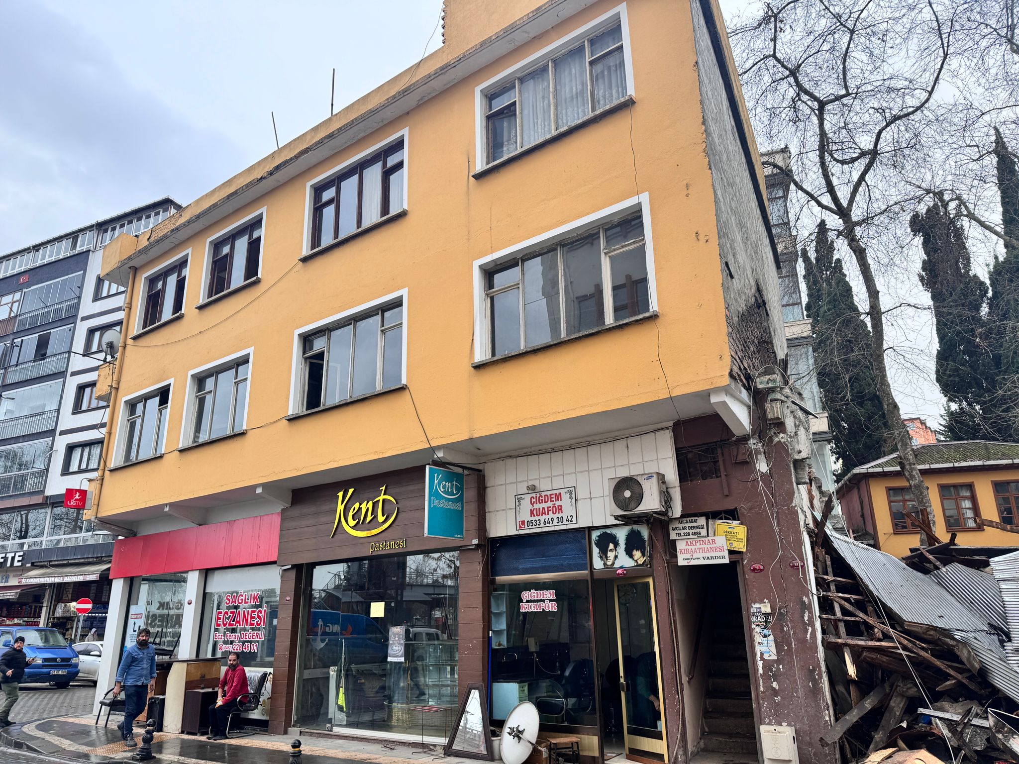 akcaabat-nihayet-yikiliyor-akcaabat4.jpg