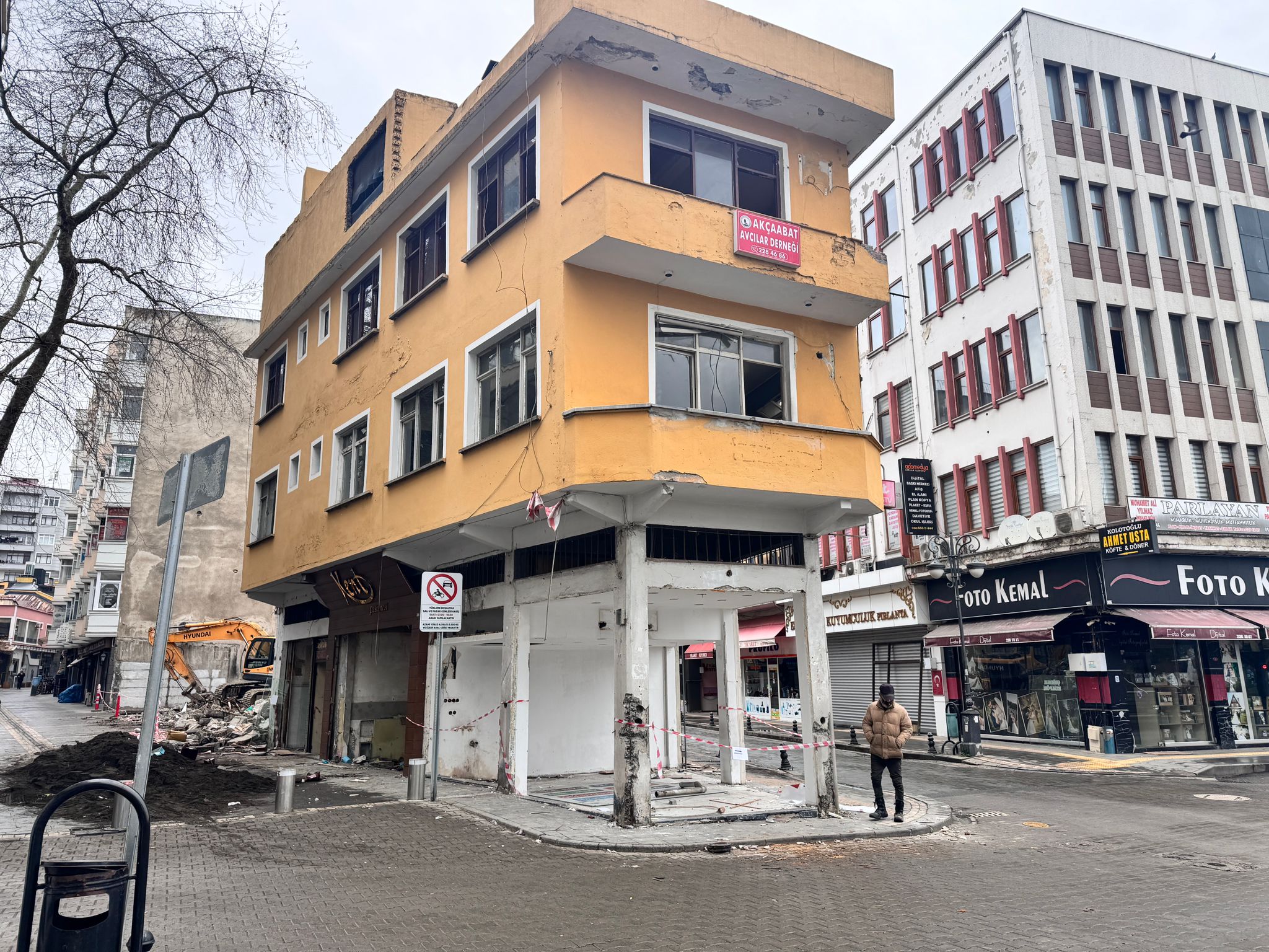 nihayet-yikiliyor.jpg