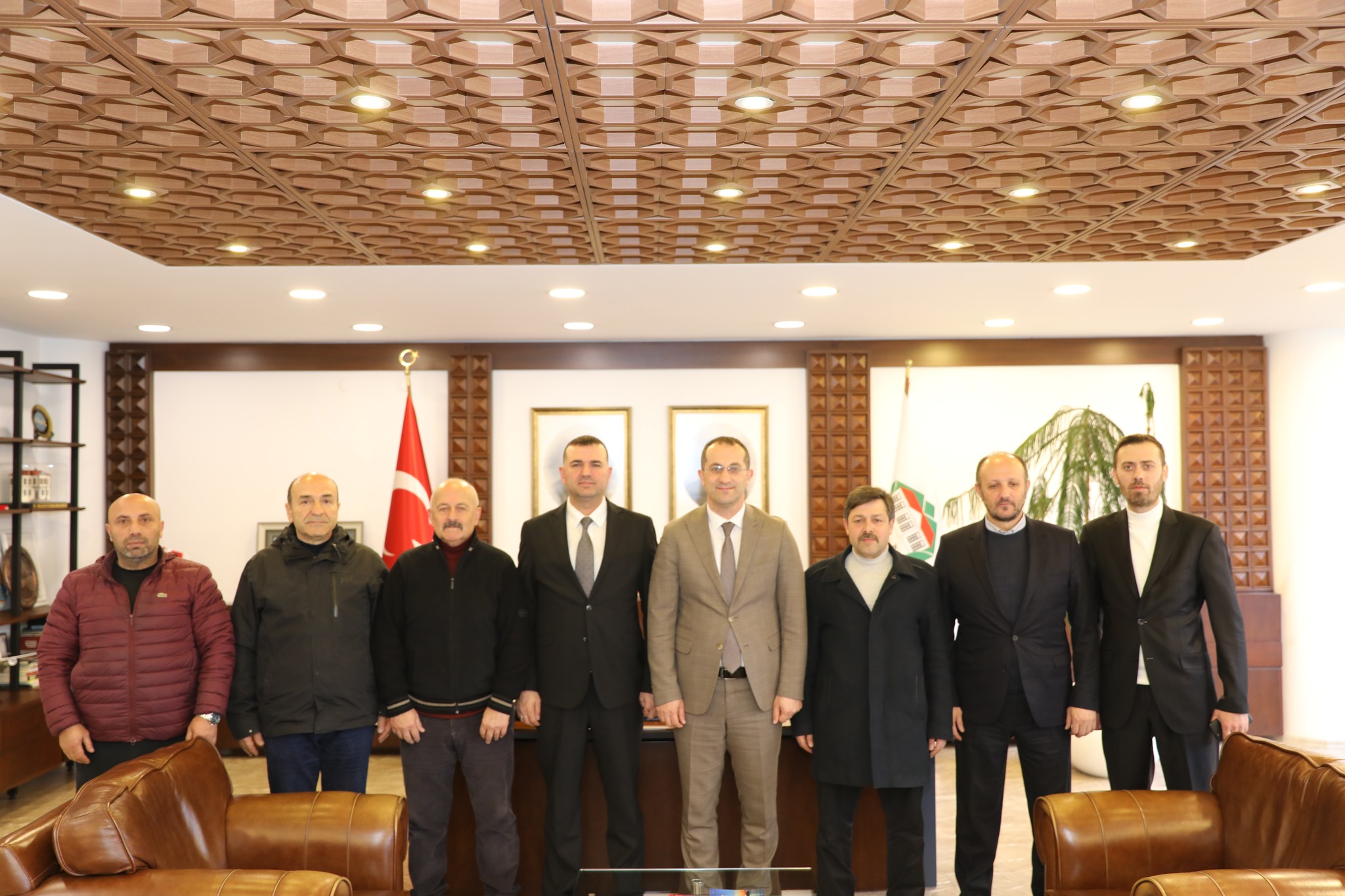 mhp-trabzon-il-ve-sivrikaya-ve-beraberinde-akcaabat-ilce-baskani-ergun-akcaabat-belediye-baskani-ekimi-ziyaret-etti.jpg