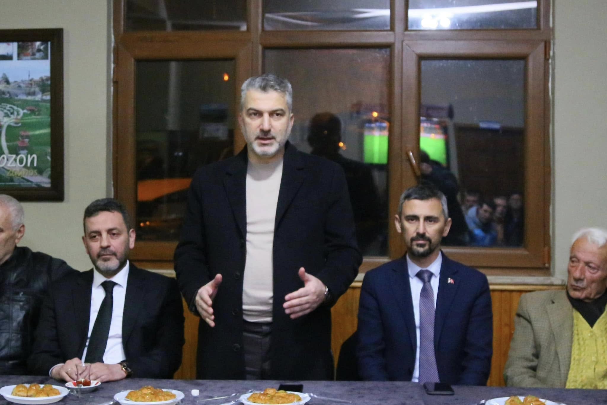 adalet-ve-kalkinma-partisi-ak-parti-akcaabat-ilce-teskilatinin-her-ramazan-geleneksel-hale-getirdigi-teravih-bulusmalari-bu-yil-da-devam-ediyor.jpg