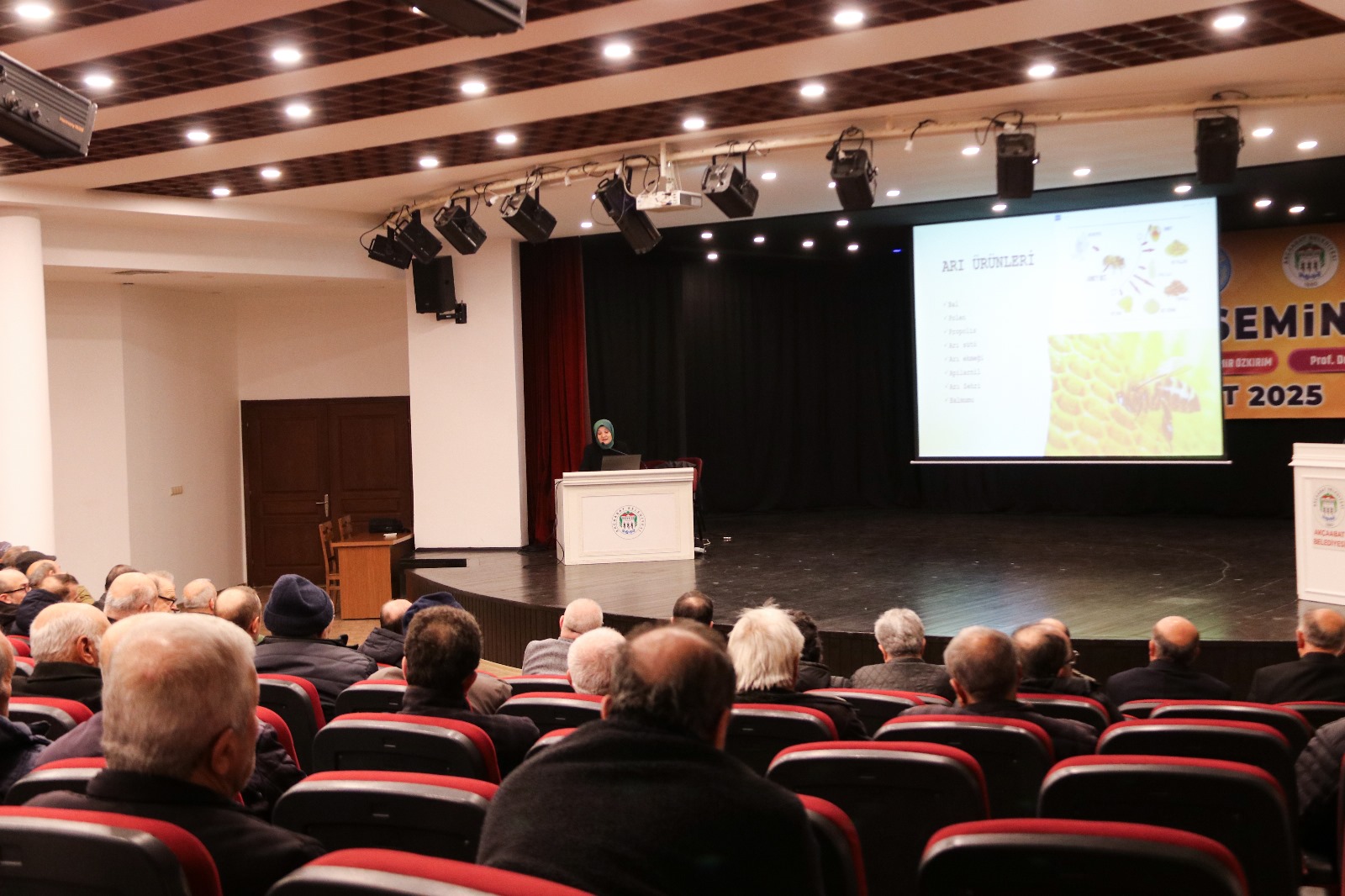 akcaabatta-aricilik-semineri-duzenlendi1.jpeg