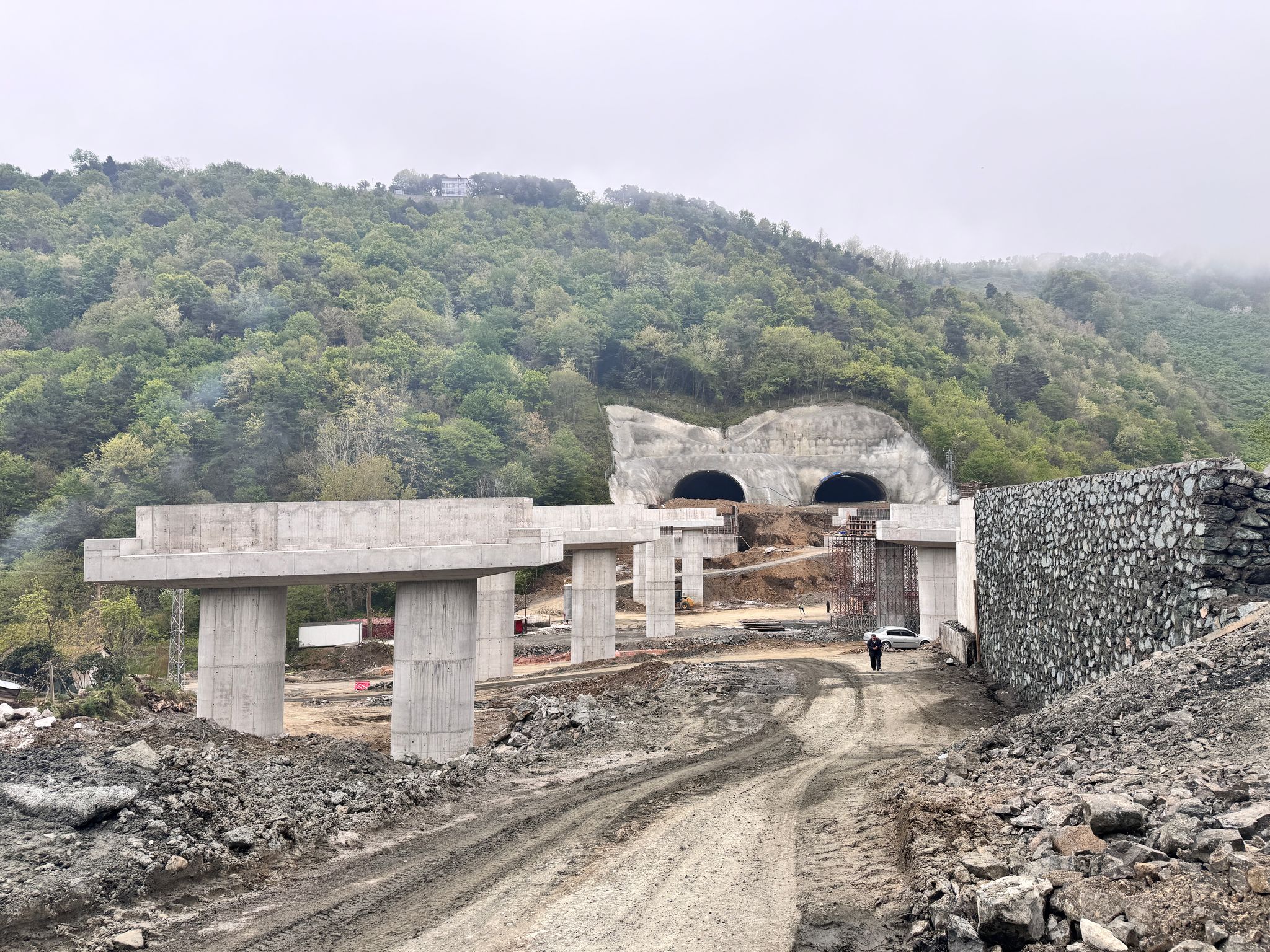 trabzon-guney-cevre-yolu-projesinin-1-etabinda-yuzde-31-fiziki-gerceklesmeye-ulasildi.jpeg