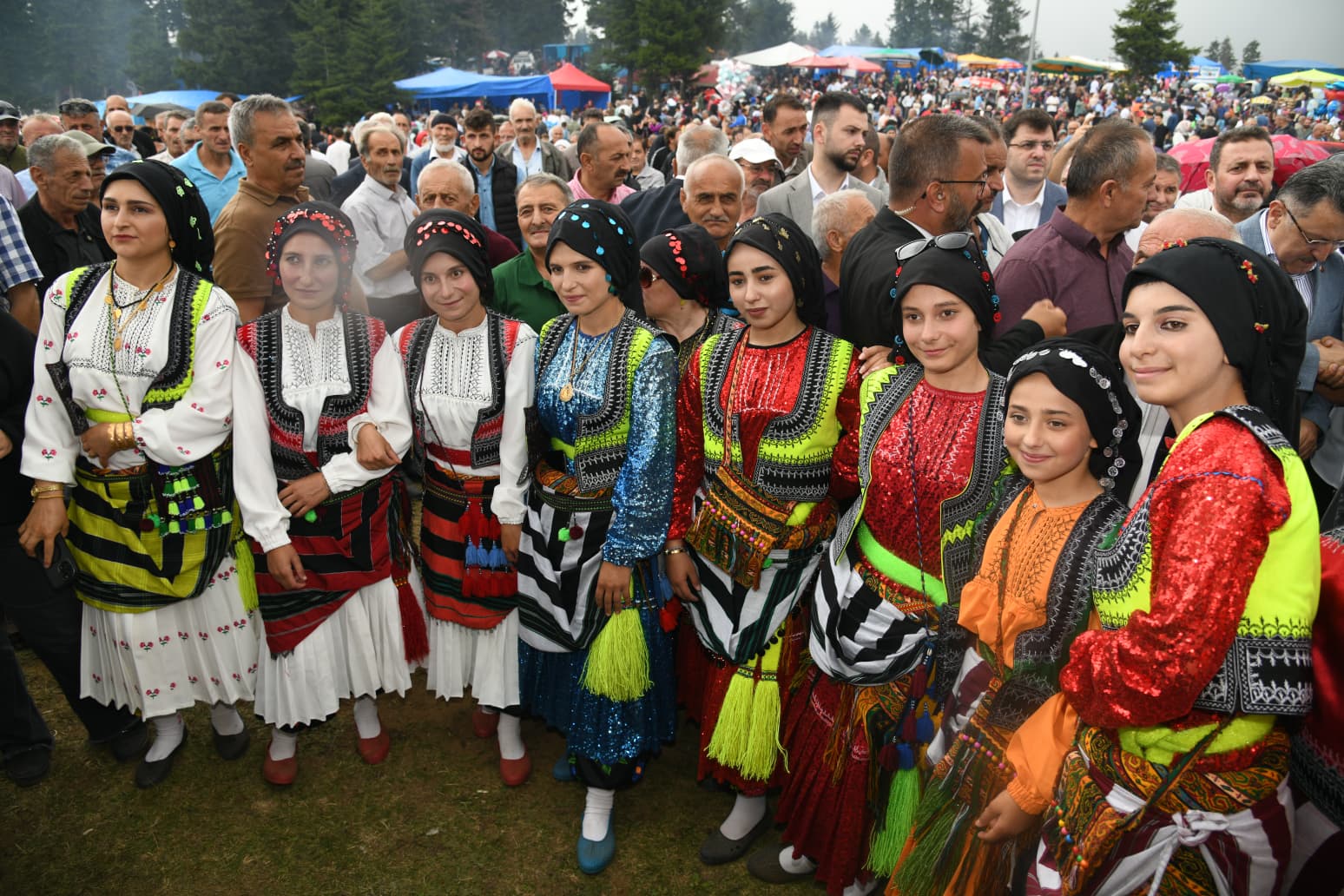 baskan-genc-kayabasi-karaabdal-halk-senliginde-kadin-cinayetlerine-dikkat-cekti3.jpeg