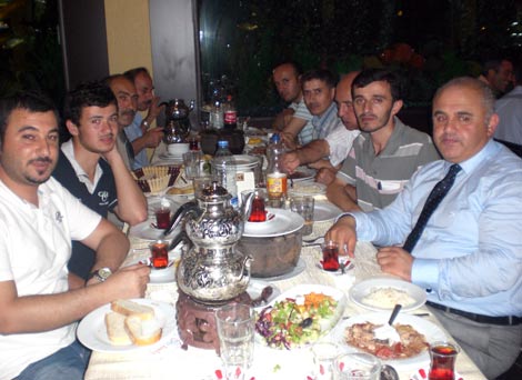 ak-parti-iftar1.jpg