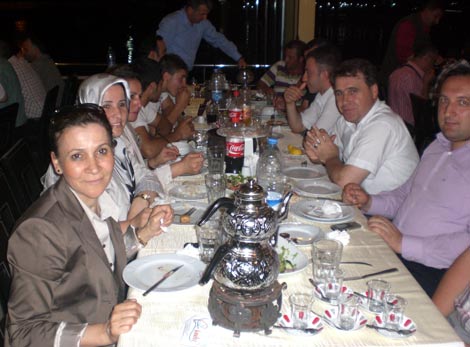 ak-parti-iftar4.jpg