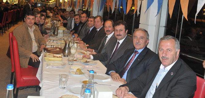 ak-parti-trabzon-il-baskanligi3.jpg