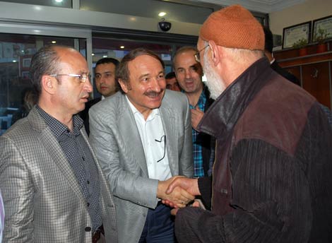 ak-parti-yemek3.20110527184328.jpg