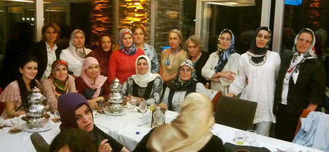 ak-parti-yildizli-iftar.jpg