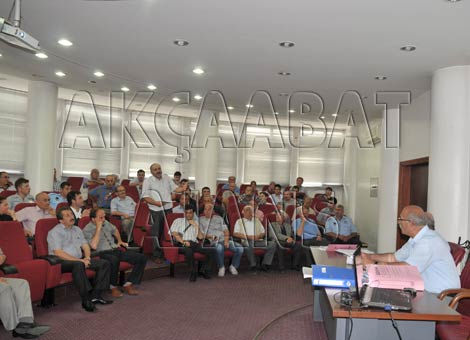 akcaabat-belediye-meclisi-vatandas.jpg