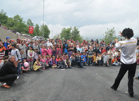 akcaabat-dortyol-beldesi-erikli-yardimlasma-ve-kalkindirma-dernegi’nce-yapilan-organizasyonla-25-cocuk-sunnet-ettirildi.3.jpg