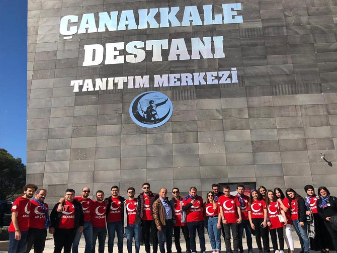 akcaabat-genclik-meclisi-canakkalede.jpg