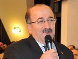 Trabzon belediye Başkanı Orhan Fevzi Gümrükçüoğlu.jpg