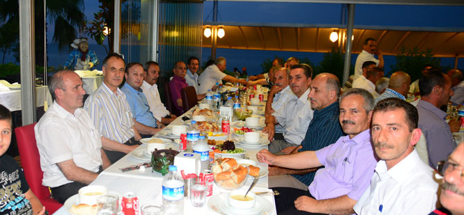 akcaabat-muhtarlara-iftar.jpg