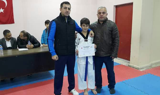 akcaabat-yildizli-toki-taekwando-klubu2.jpg